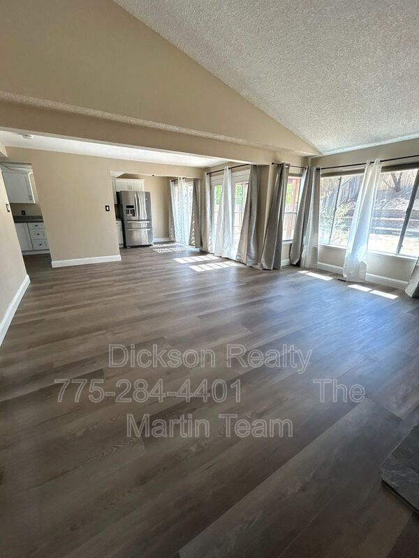 Foto del edificio - 6126 White Water Way