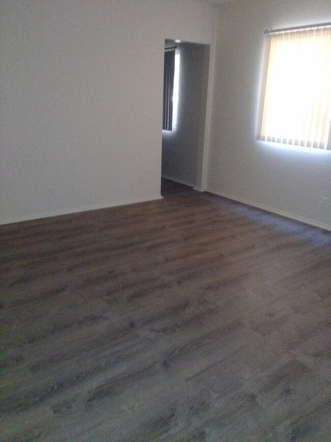 Foto del edificio - Century West Apartments (1525 Sawtelle Blvd)