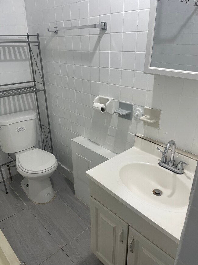 Building Photo - 1705 N Talman Ave