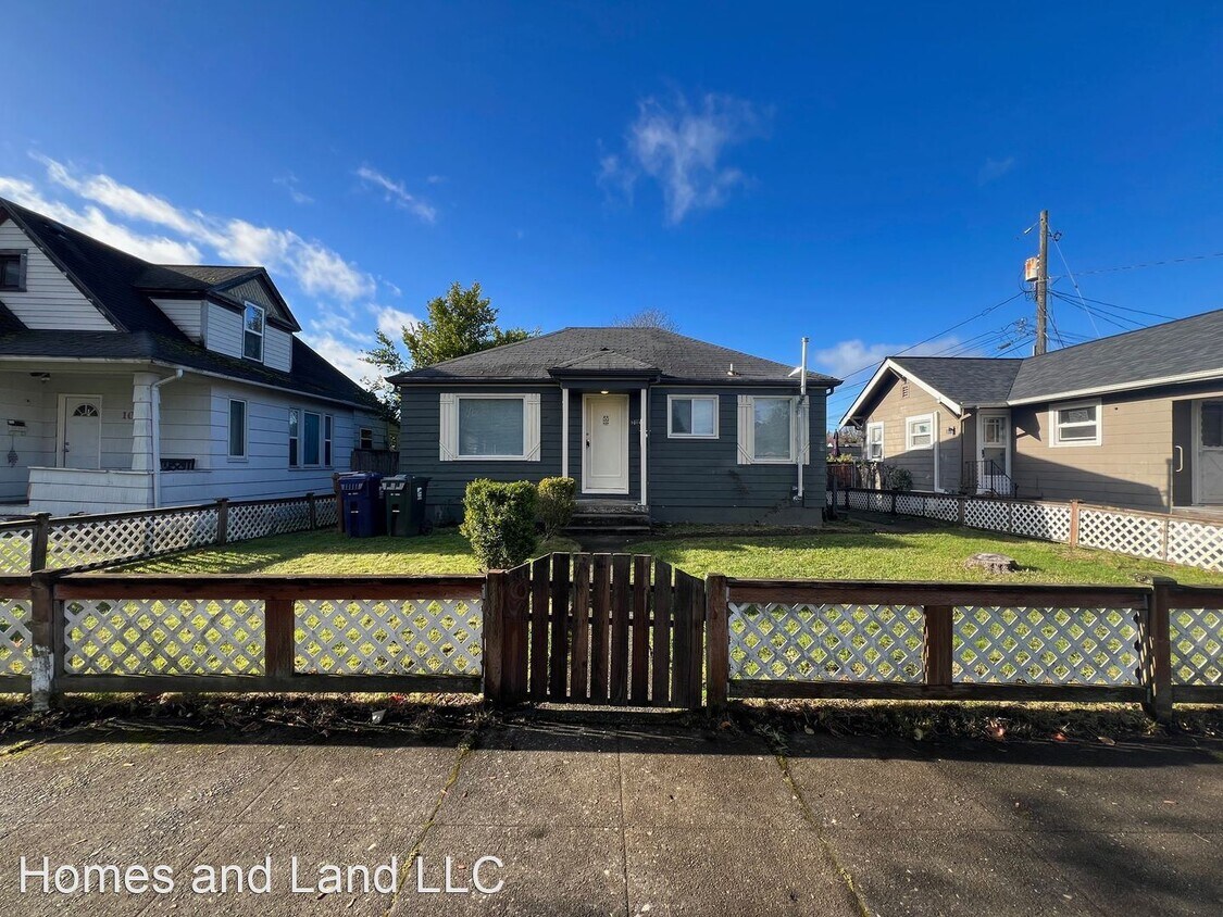 Primary Photo - 2 br, 1 bath House - 1014 S Pine St.