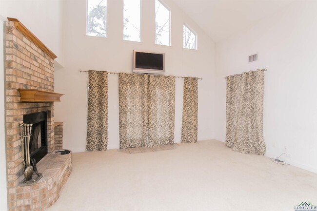 Building Photo - 580 Marauder Cir