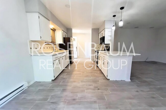 Foto del edificio - Stunning 3-bedrooms, 2-baths single-family...