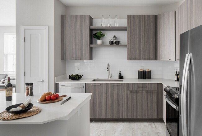 Building Photo - Aventon Soraya