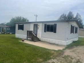 Building Photo - 1753 Rd E