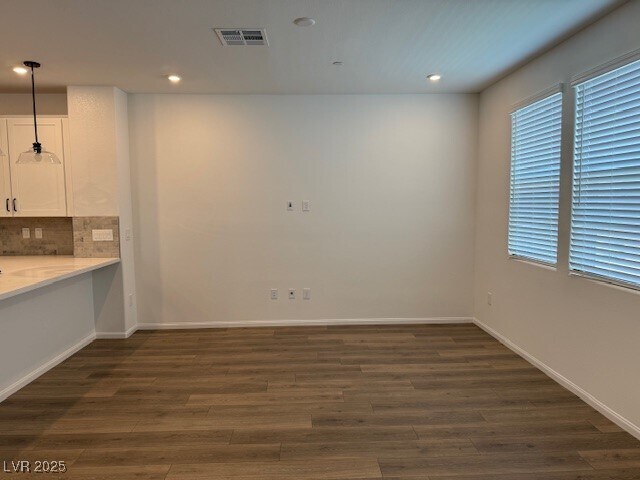 Foto del edificio - 5776 CRENELLATED St