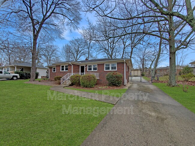 Building Photo - 4104 Edwards Rd