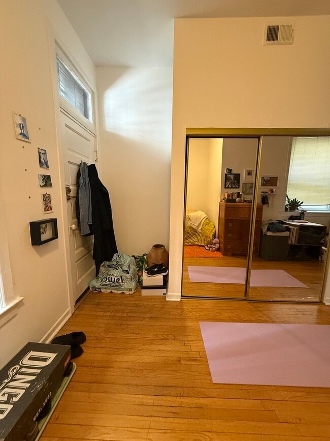 Building Photo - 12 W Chestnut St