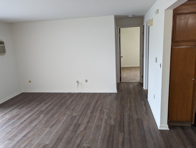Building Photo - 2715 Eggert Rd