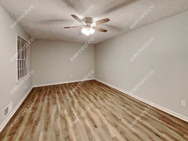 Building Photo - 6010 Cristie Dr