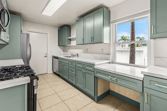 Foto del edificio - Charming Coastal Home Newly Renovated!