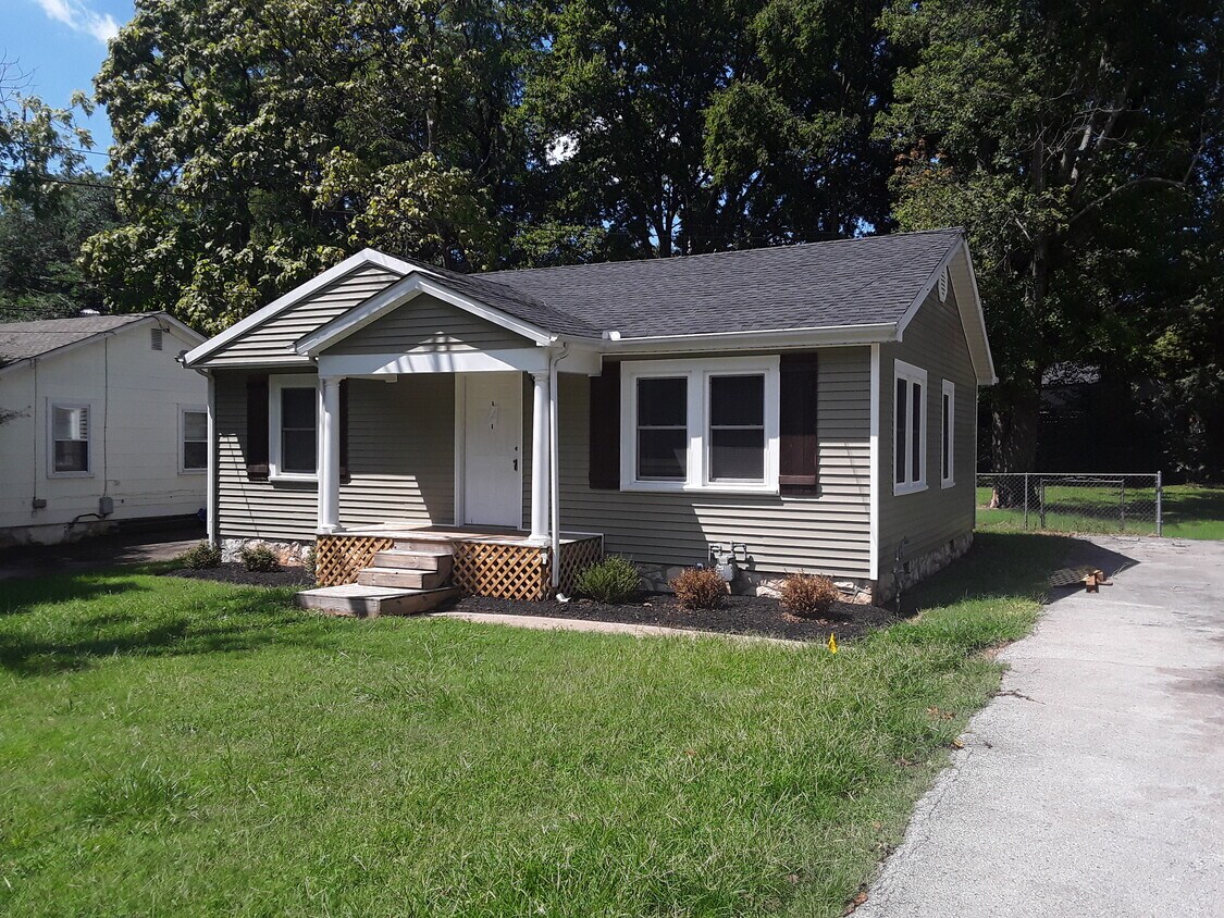 Primary Photo - 1645 Media Dr
