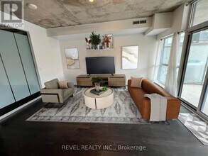 Building Photo - 478 King St W