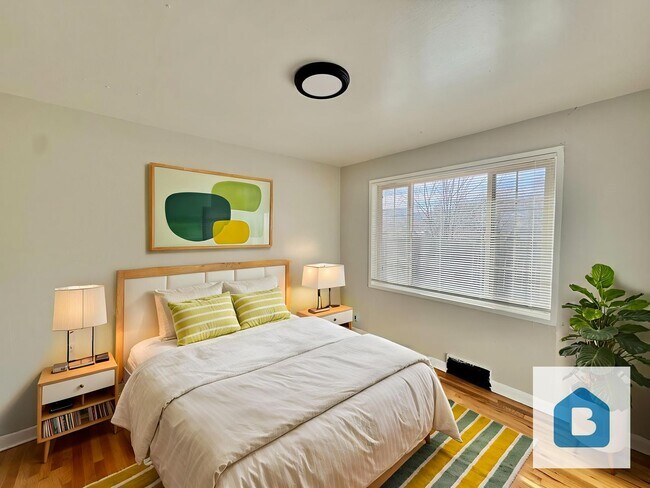 Foto del edificio - 449 Glen View Ct