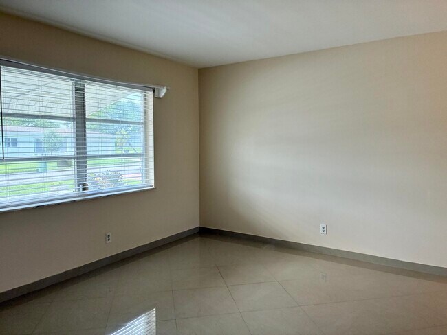 Foto del edificio - 7470 NW 7th Pl