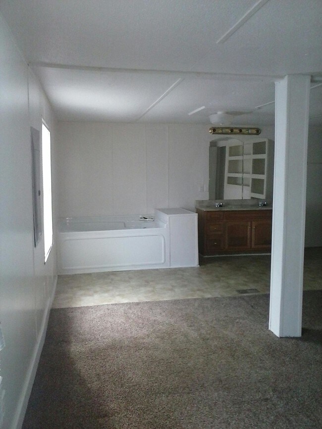 Foto del edificio - 5909 Cedar Dr