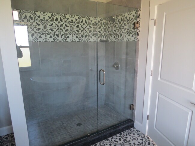 Building Photo - 150 Cedars Pl
