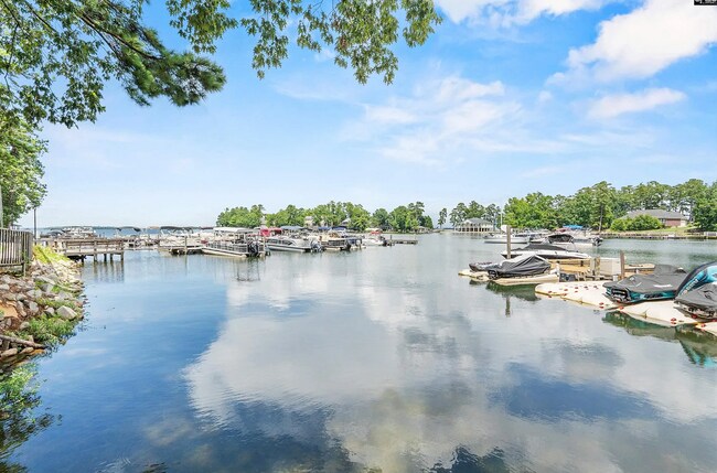 Foto del edificio - 301 Harbor Heights Dr
