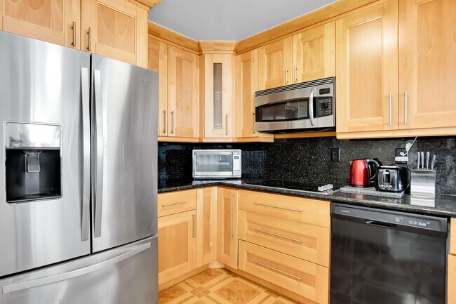 Foto del edificio - 3701 N Country Club Dr