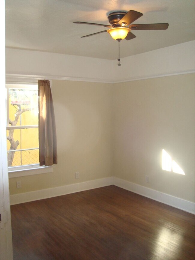 Foto del edificio - 1378-1380 W 30th Street