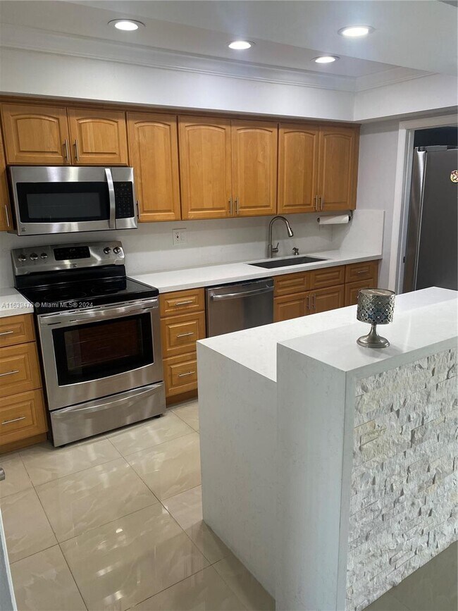 Building Photo - 8401 SW 107th Ave