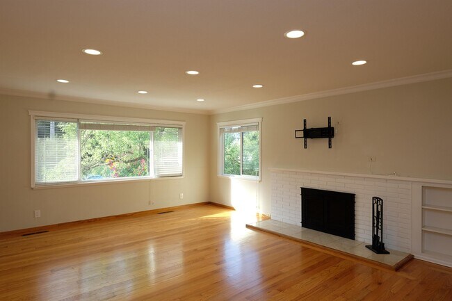 Foto del edificio - 1737 Parkside Dr