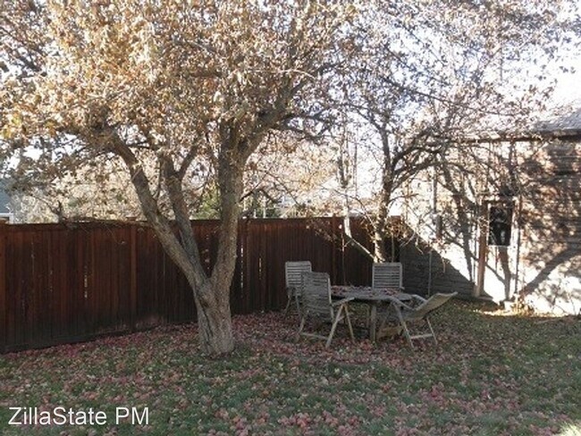 Building Photo - 4 br, 1.5 bath House - 328 S 3rd St W