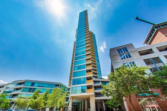 Foto del edificio - 1720 Maple Ave