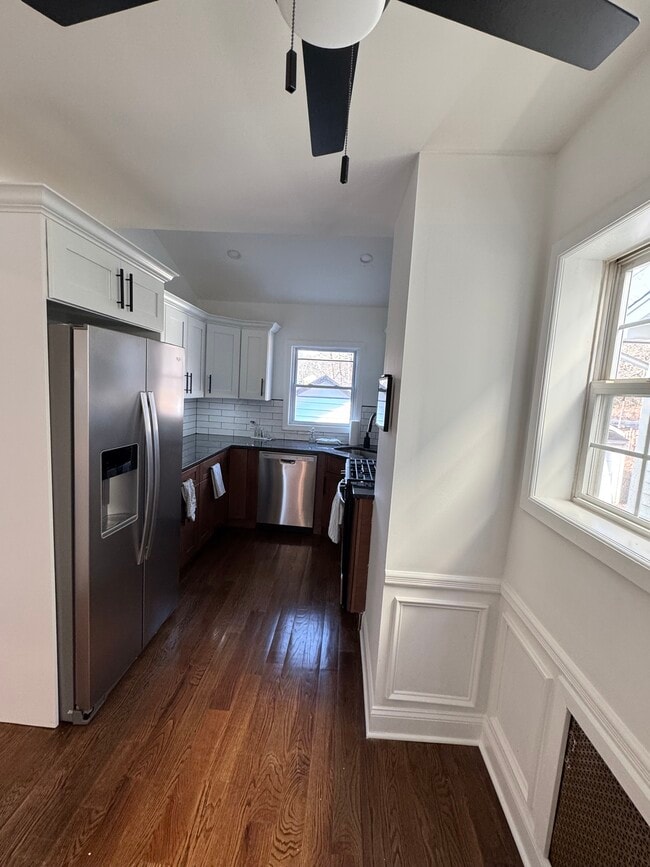 Building Photo - 3 Winfield St