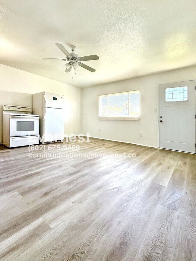 Foto del edificio - 2525 E Willetta St