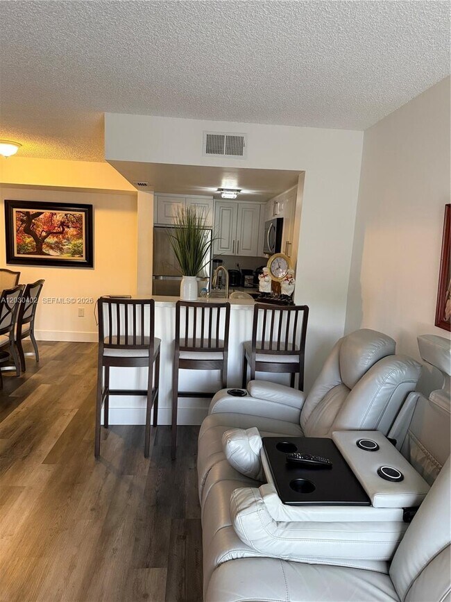 Foto del edificio - 675 NW 85th Ct