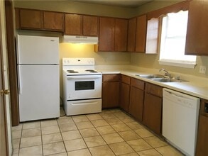 Building Photo - 1571 Shannon St