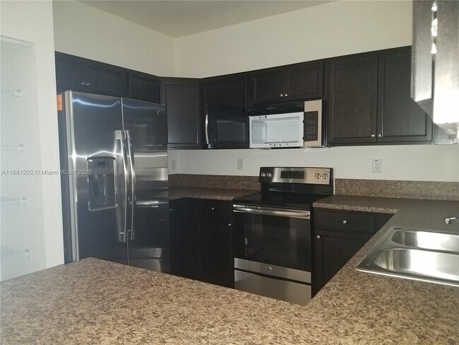 Foto del edificio - 3741 SE 1st St