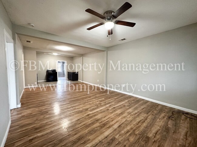 Foto del edificio - 813 E 2nd Ave
