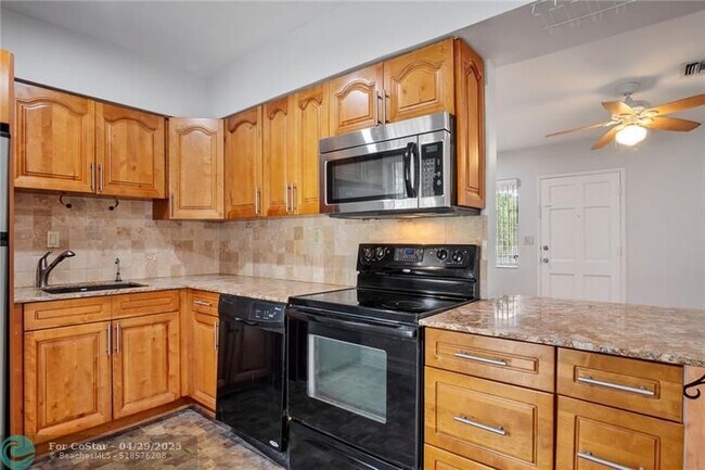 Foto del edificio - 2130 NE 42nd Ct