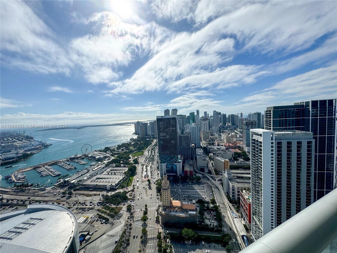 Foto principal - 888 Biscayne Blvd