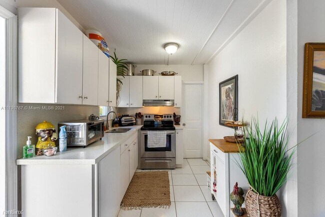 Building Photo - 1 br, 1 bath House - 1485 SW 44th Ter