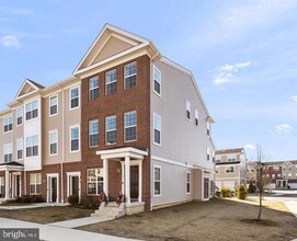 Building Photo - 327 Kramer Ct