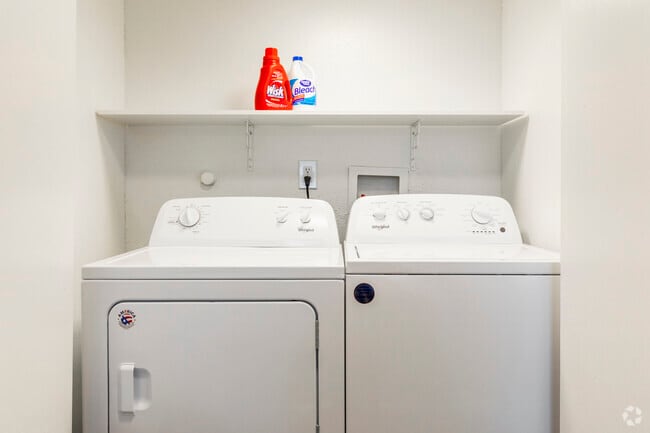 A3R 1 BR, 1 BA - 757SF - Alvarado Apartments