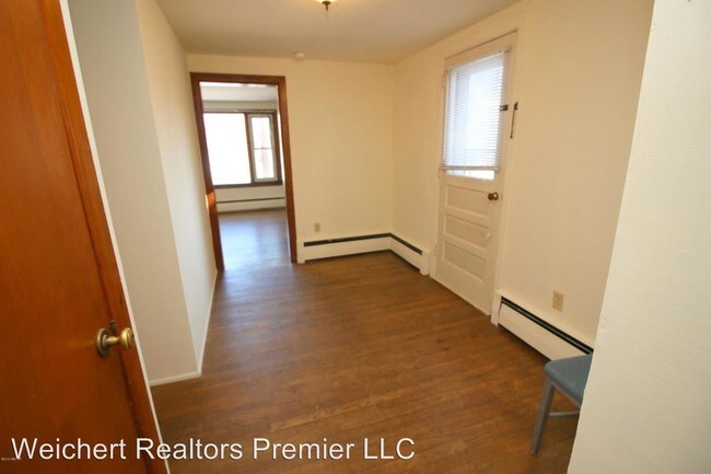 Building Photo - 1 br, 2 bath House - 209 N. Washington Street