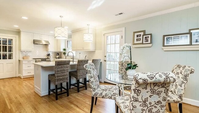 Foto del edificio - 1213 Glen Eden Dr