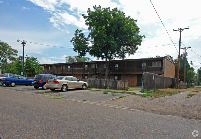 Building Photo - Llano Apartments