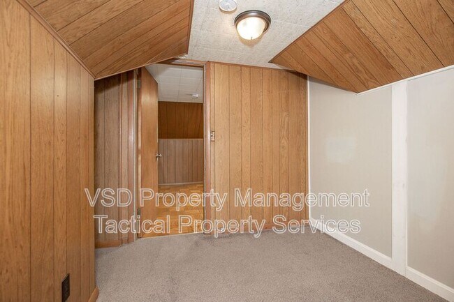 Foto del edificio - 8204 Vineyard Ave