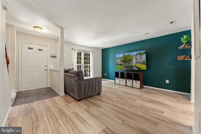 Building Photo - 7656 Stana Ct