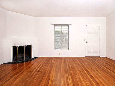 Building Photo - 423 Forest Ave