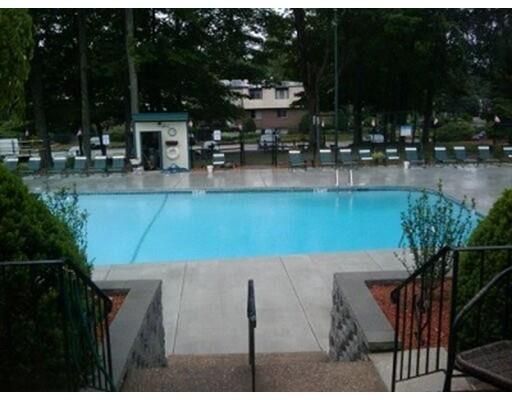 Foto del edificio - 13 Silvestri Cir