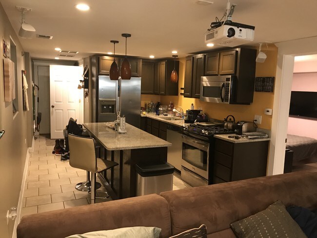 Foto del edificio - 4435 N Lowell Ave