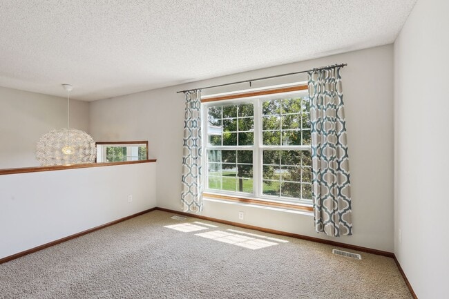 Building Photo - 15024 Farnham Ave N