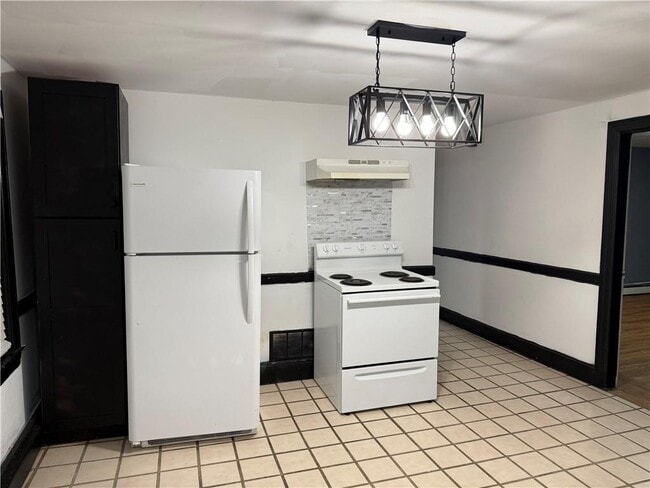 Foto del edificio - 121 Central Ave