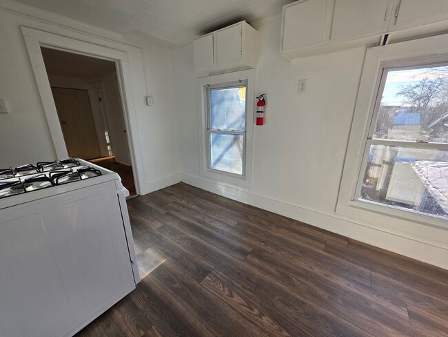 Building Photo - 47 Elmendorf St