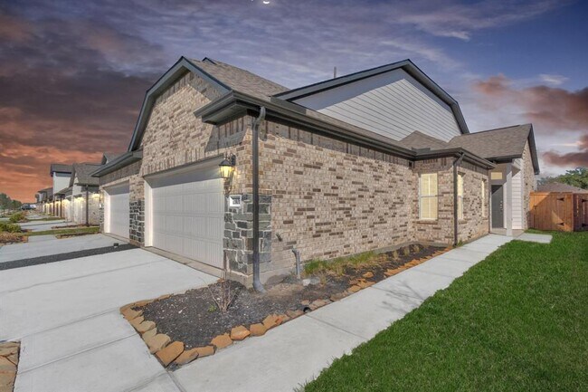 Building Photo - 7310 Coconut Bay Dr